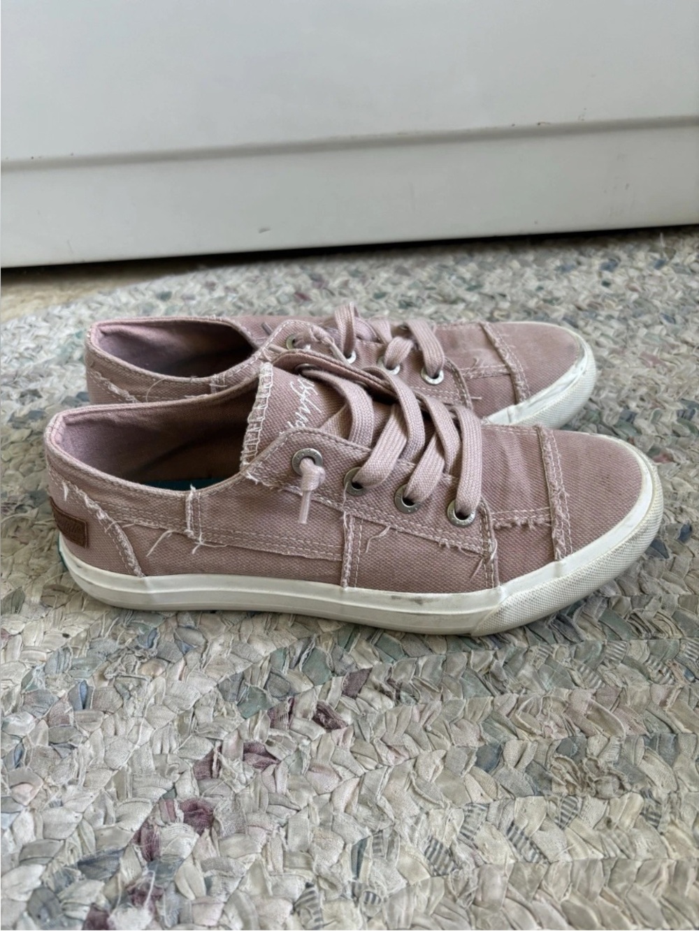 Blowfish Malibu Women's Pink Canvas Distressed Slip-On Sneakers Size 8 M Medium